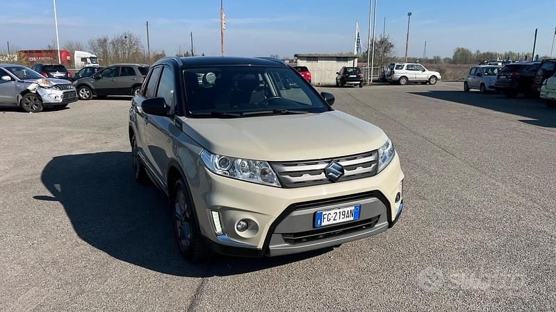 Usata Suzuki Vitara Cool 120 CV (88 kW) 2016 Beige SUV