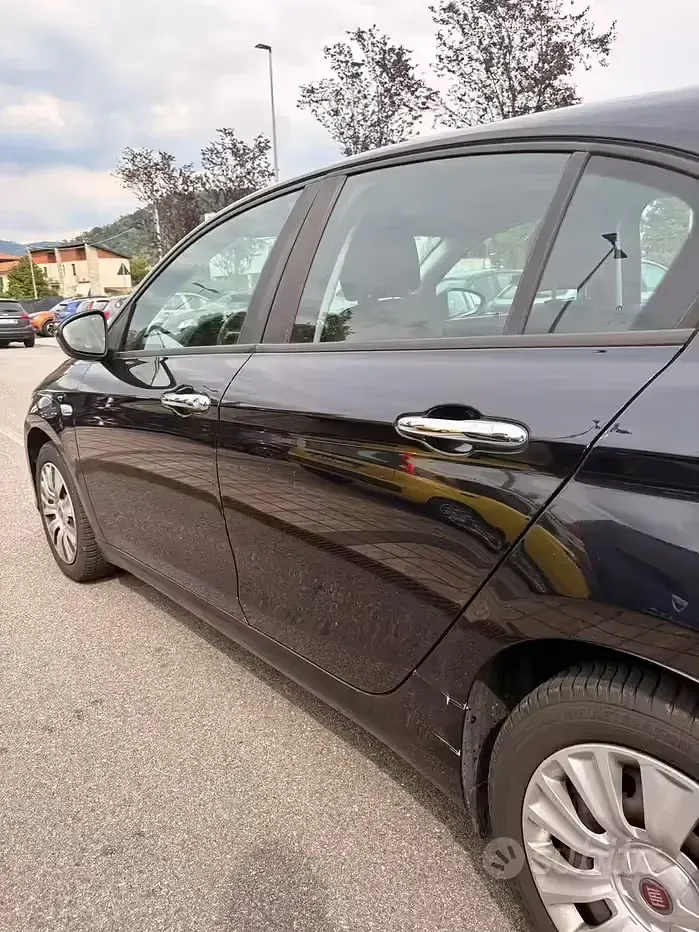 Usata Fiat Tipo Business 84 CV (61 kW) 2016 Nero Berlina