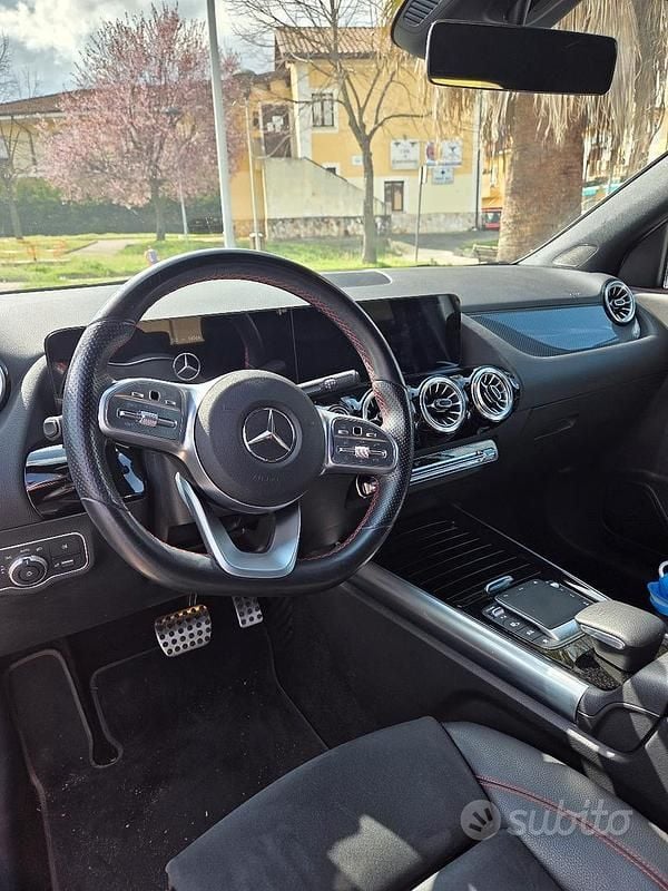 Usata Mercedes GLA200 Premium 150 CV (110 kW) 2021 Grigio SUV