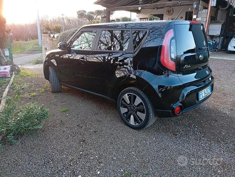 Usata Kia Soul 2016 Nero SUV