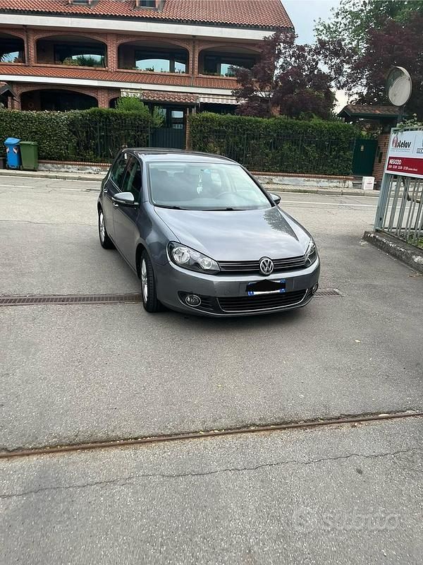 Usata VW Golf VI 140 CV (102 kW) 2010 Grigio Utilitaria