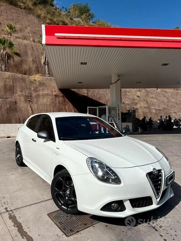 Bianco Usata 2015 Alfa Romeo Giulietta Sprint Due volumi | 7000 € (Buon prezzo) - Immagine 1/4