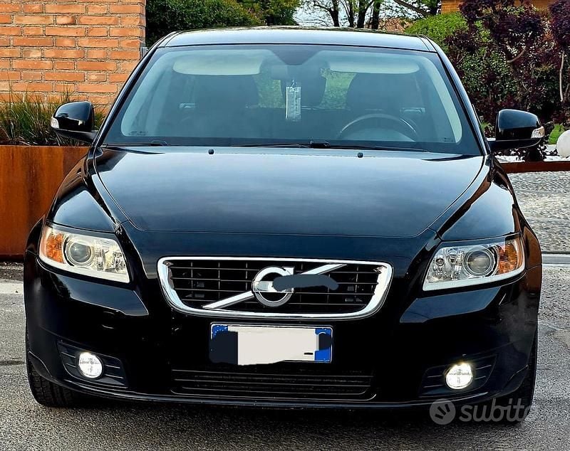 Usata Volvo V50 R-Design 114 CV (83 kW) 2012 Nero Station wagon