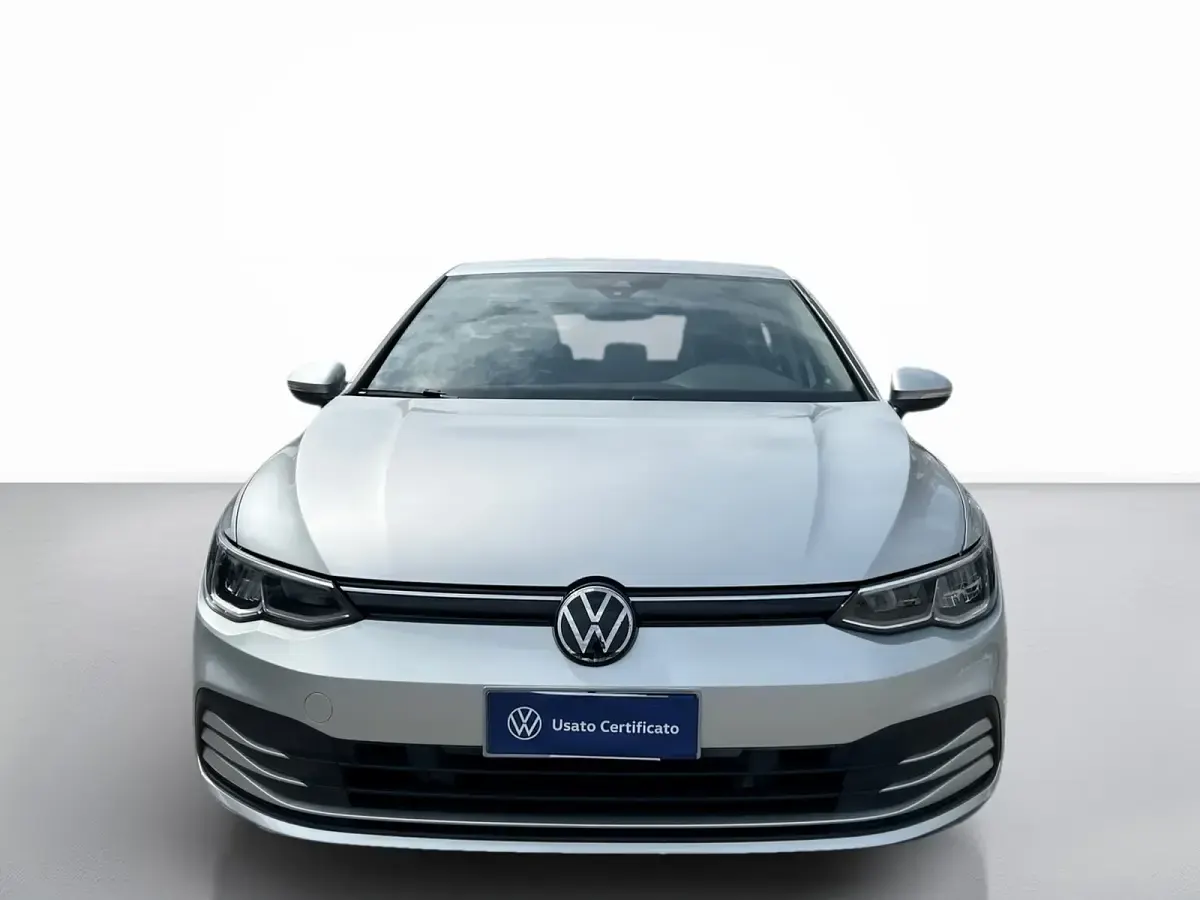 Usata VW Golf VIII Life 131 CV (96 kW) 2023 Reflex silver metallizzato Berlina