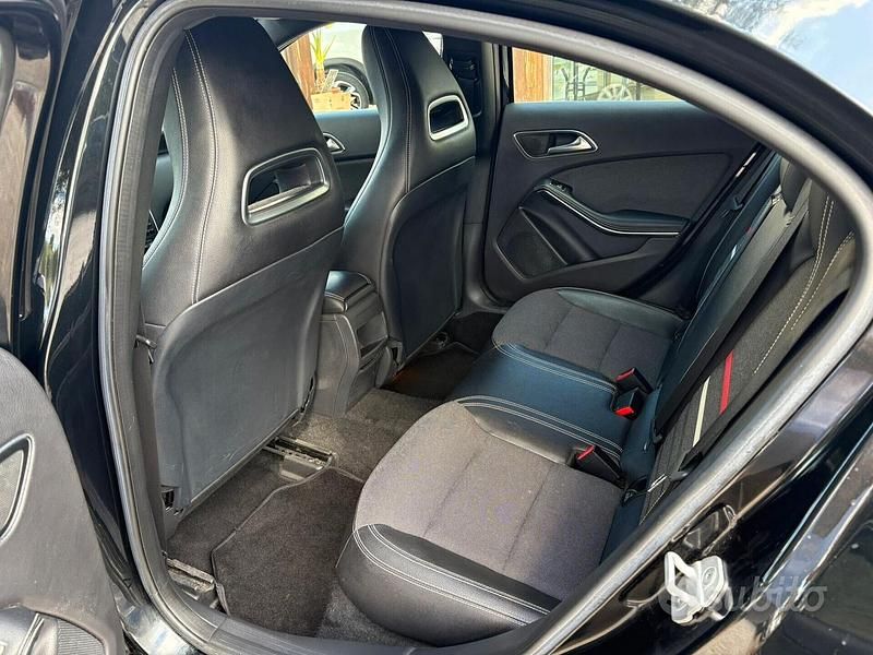 Usata Mercedes A180 Executive 109 CV (80 kW) 2015 Nero Berlina