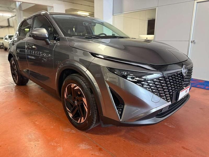 Usata Nissan Qashqai N-Connecta 140 CV (102 kW) 2025 Dark metal grey SUV
