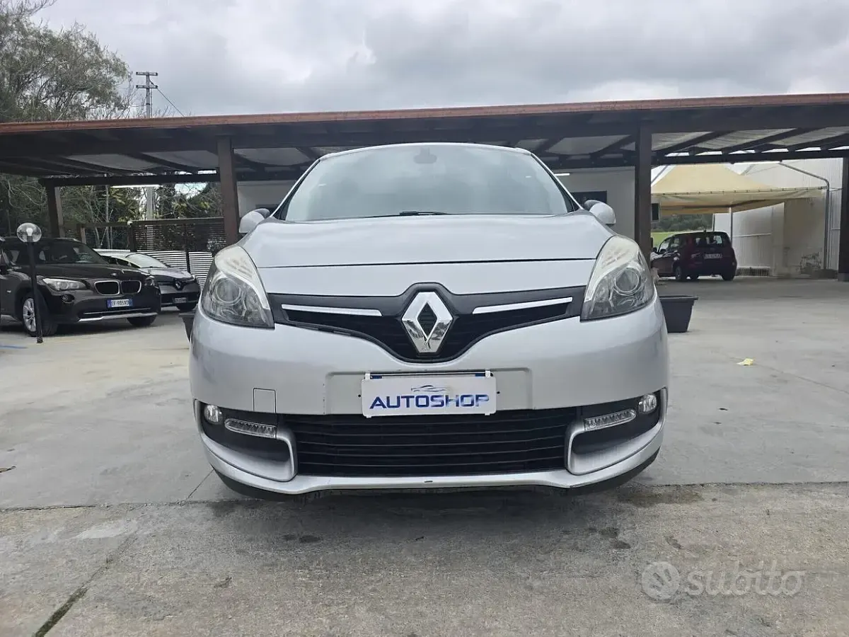Usata Renault Scenic E-Tech 110 CV (80 kW) 2014 Grigio Monovolume