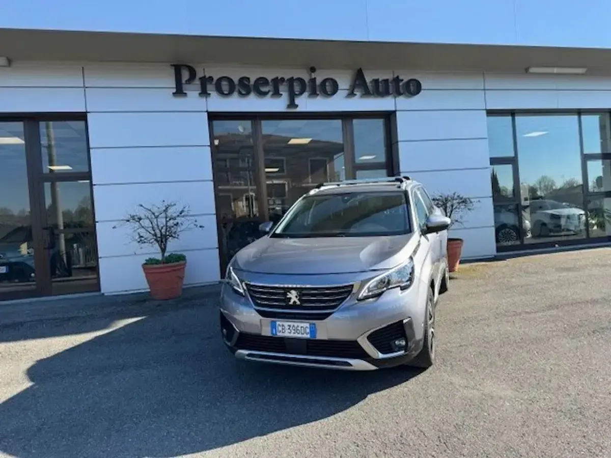 Usata Peugeot 5008 Allure 131 CV (96 kW) 2020 Grigio SUV
