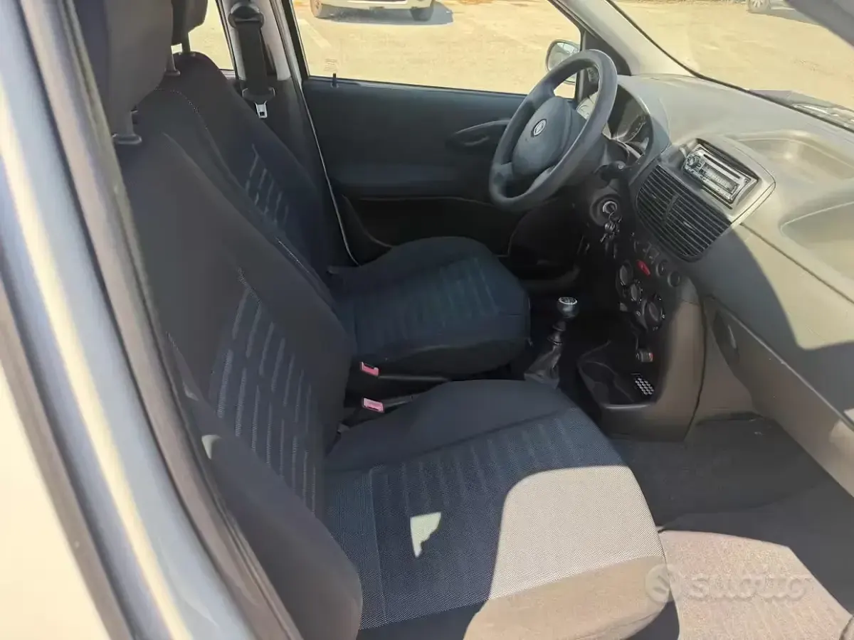 Occasion Fiat Punto Active 60 ch (44 kW) 2009 Blanc Citadine