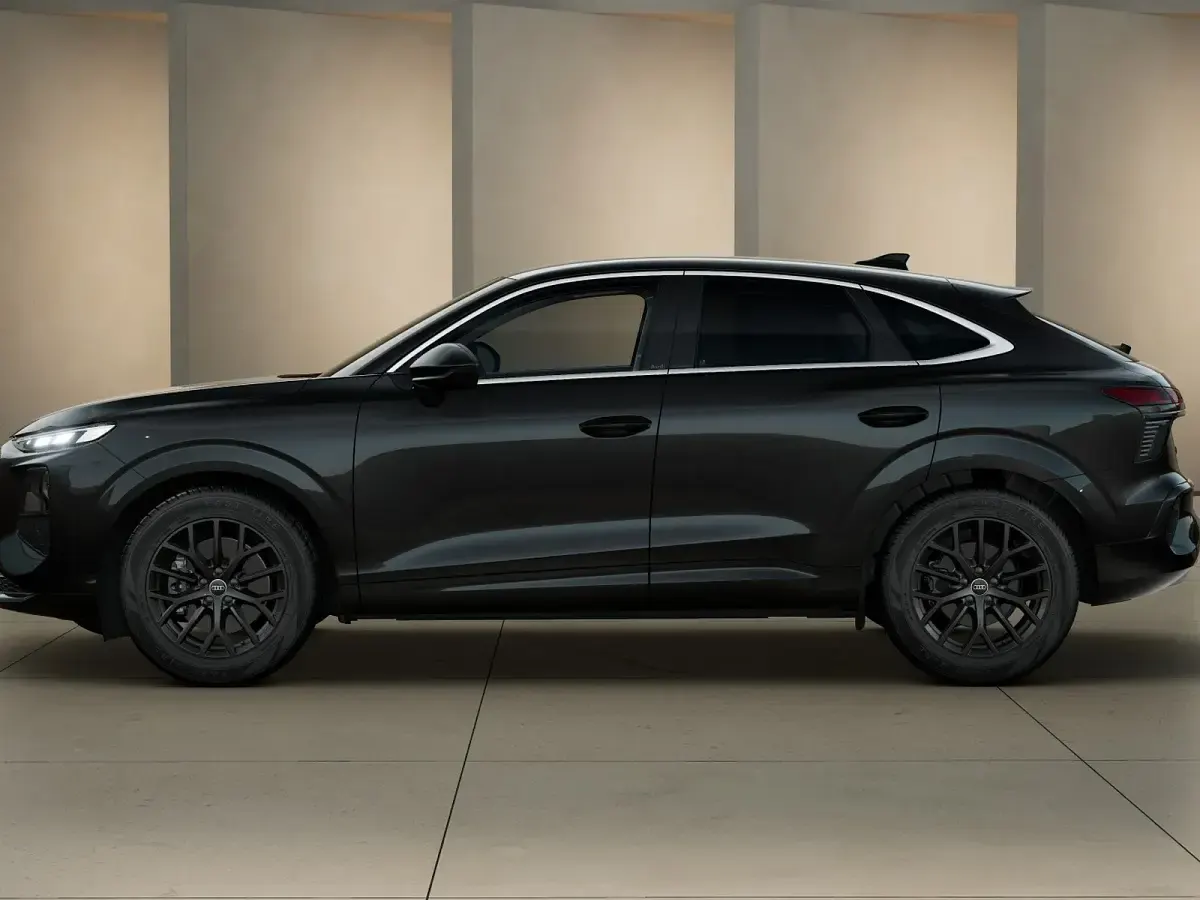 Nuova Audi Q3 Sportback Advanced Plus 150 CV (110 kW) 2026 Nero mito metallizzato SUV