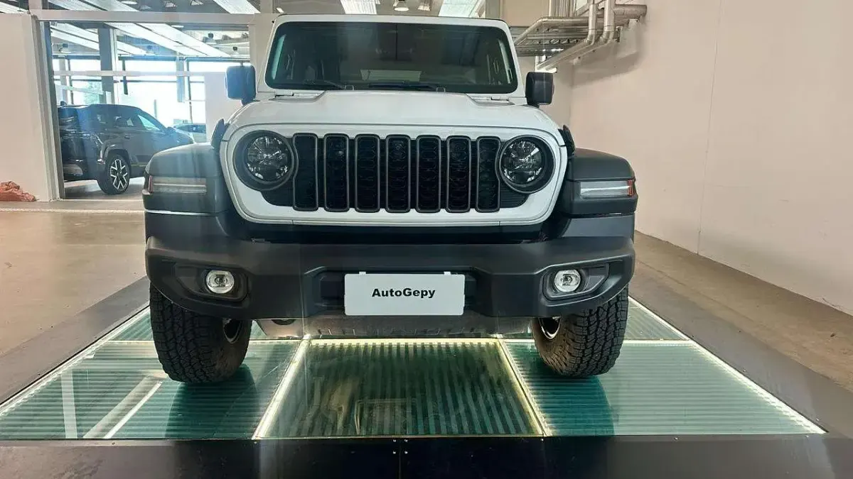 Usata Jeep Wrangler Unlimited Rubicon 272 CV (200 kW) 2025 Bianco SUV