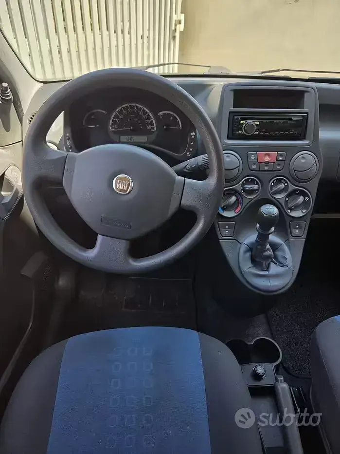 Usata Fiat Panda Dynamic 69 CV (50 kW) 2012 Grigio Utilitaria