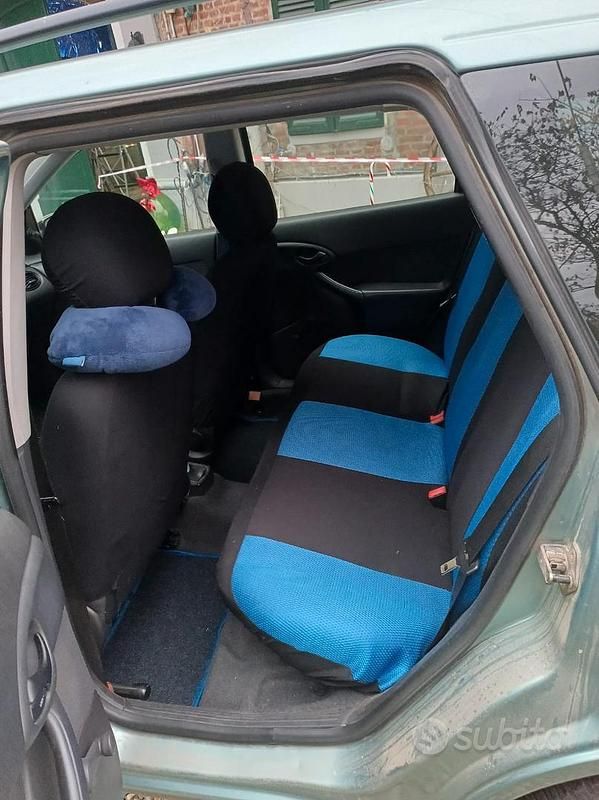 Usata Ford Focus Ambiente 90 CV (66 kW) 2001 Station wagon