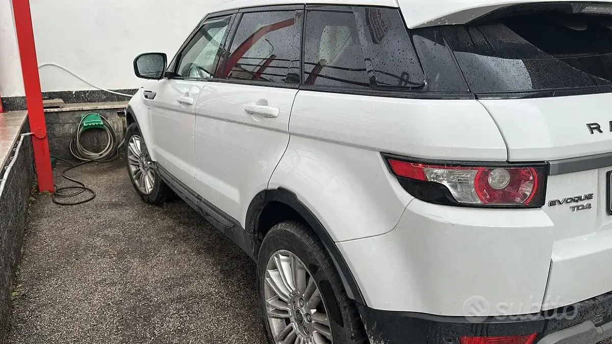 Usata Land Rover Range Rover evoque 150 CV (110 kW) 2013 Bianco SUV