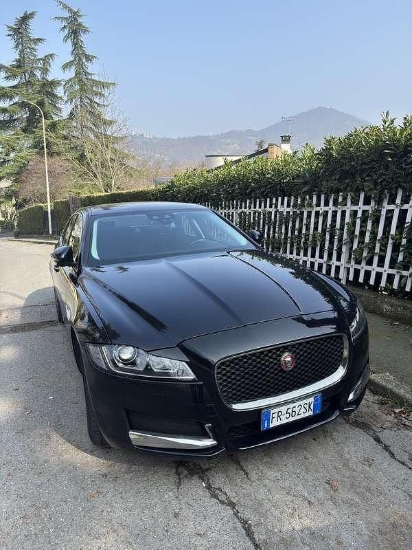 Usata Jaguar XF R-Sport 200 CV (147 kW) 2018 Nero Berlina