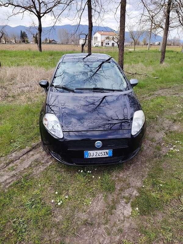Usata Fiat Grande Punto Emotion 90 CV (66 kW) 2007 Nero Utilitaria