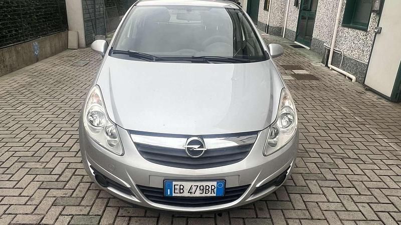 Usata Opel Corsa Club 65 CV (47 kW) 2010 Berlina
