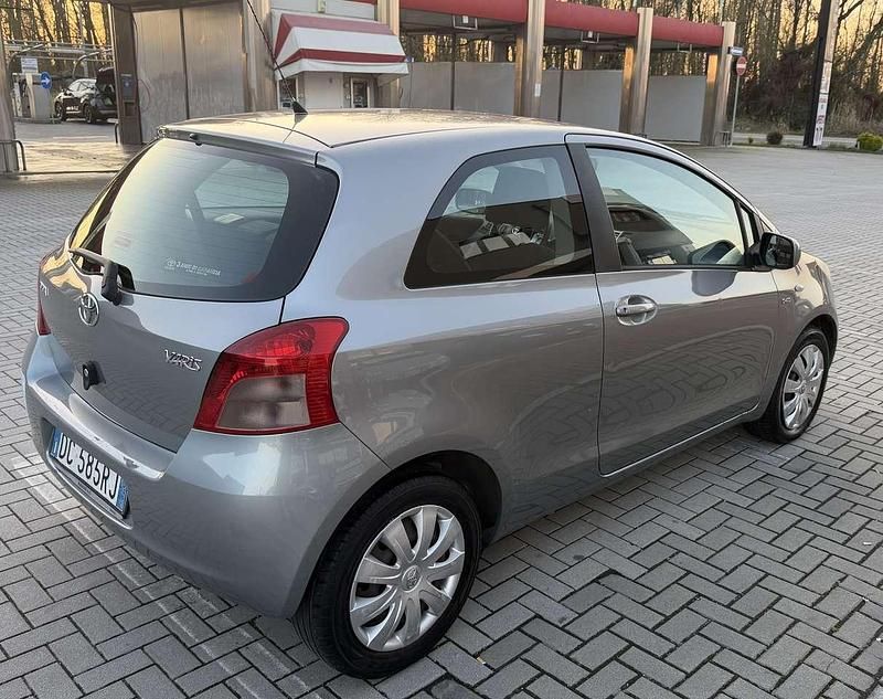 Usata Toyota Yaris Sol 90 CV (66 kW) 2007 Other Utilitaria