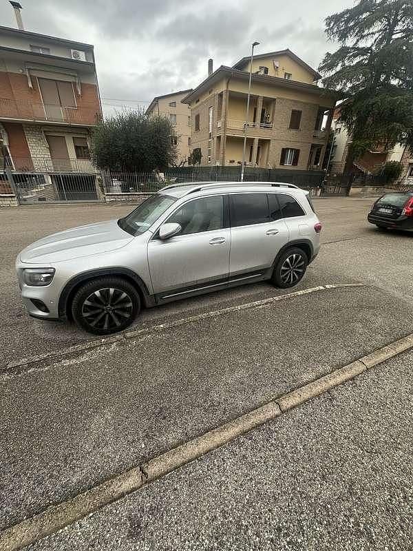 Begagnad Mercedes GLB200 Premium 150 HK (110 kW) 2024 SUV