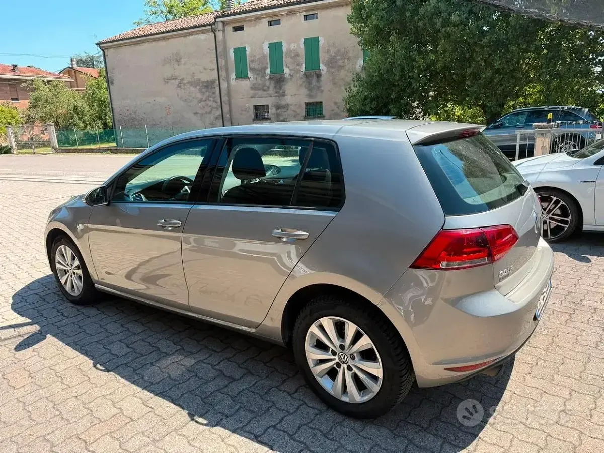 Usata VW Golf VII Comfortline 105 CV (77 kW) 2013 Grigio Berlina