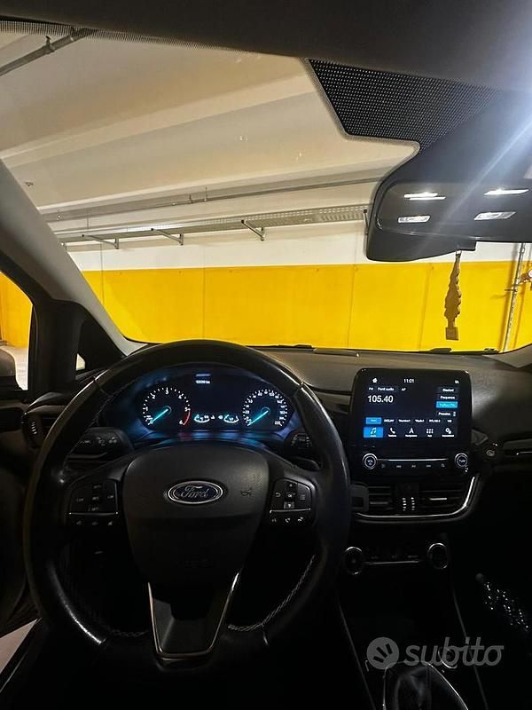 Gebraucht Ford Fiesta Active 86 PS (63 kW) 2018 Grau Kleinwagen