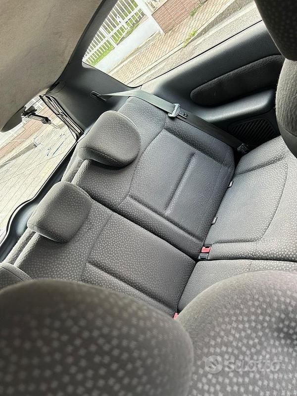 Usata Renault Clio II 75 CV (55 kW) 2007 Nero Utilitaria