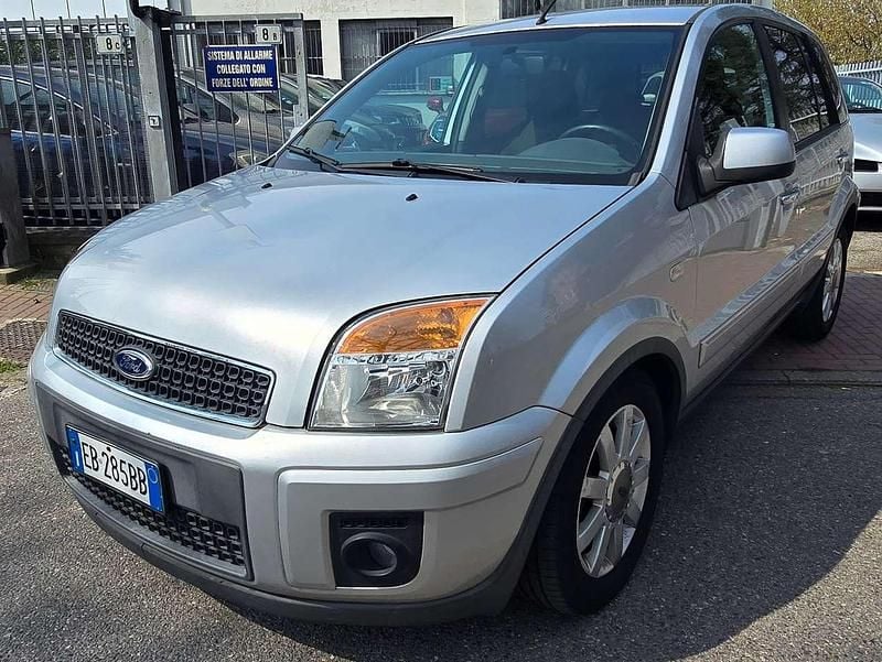 Usata Ford Fusion 101 CV (74 kW) 2010 Grigio Utilitaria