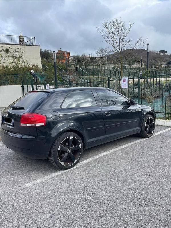 Usata Audi A3 140 CV (102 kW) 2006 Blu Utilitaria