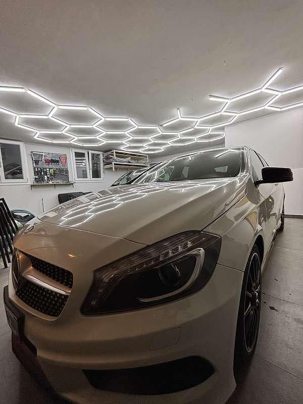 Usata Mercedes A180 Premium 109 CV (80 kW) 2014 Berlina