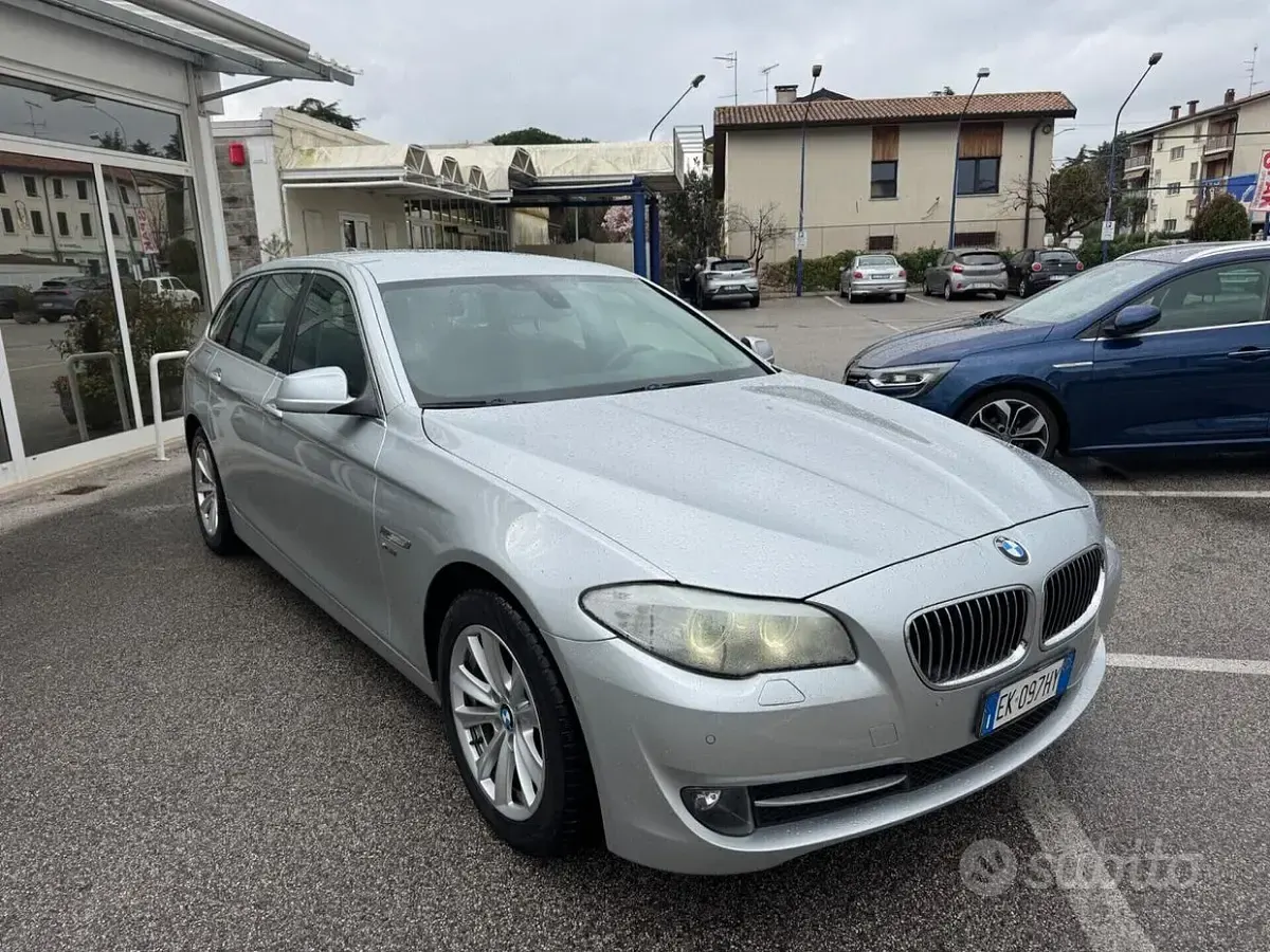 Usata BMW 530 258 CV (189 kW) 2011 Grigio Station wagon