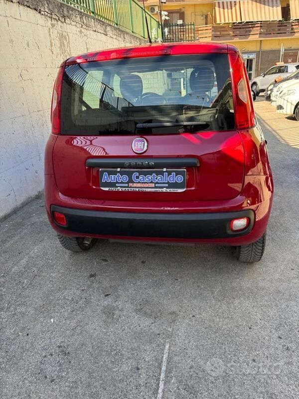 Usata Fiat Panda Easy 85 CV (62 kW) 2018 Rosso Utilitaria