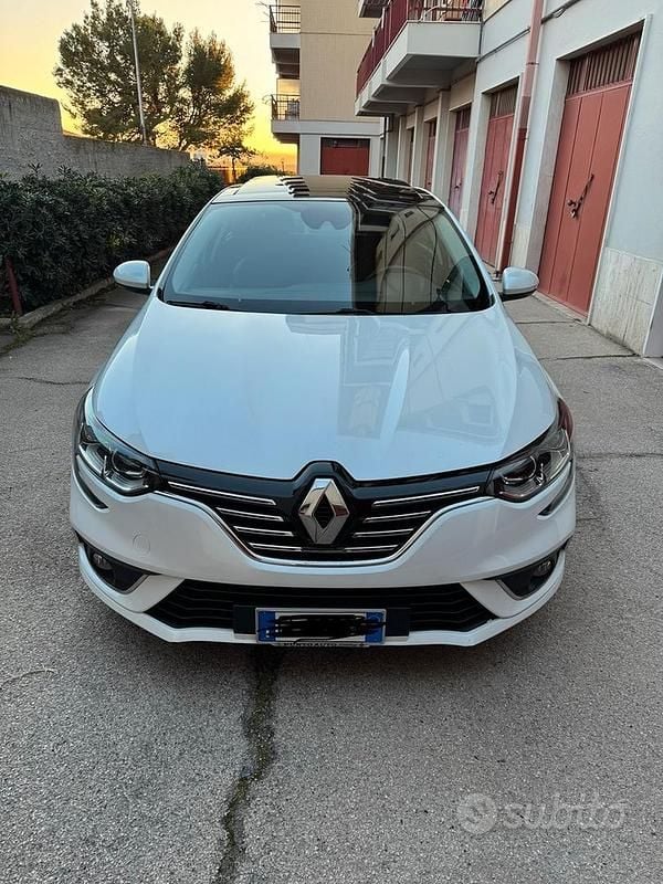 Usata Renault Mégane IV 110 CV (80 kW) 2017 Bianco Berlina