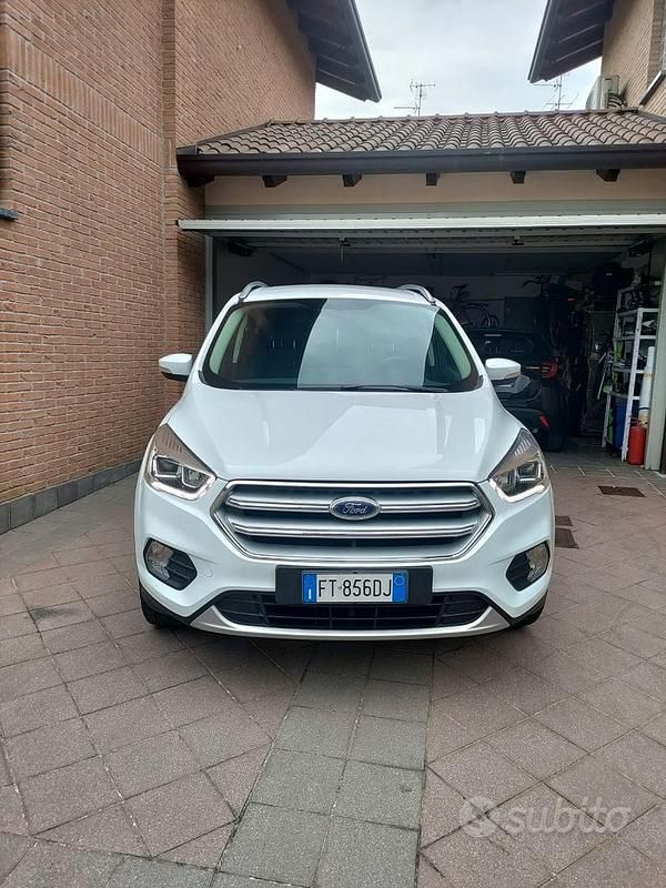 Usata Ford Kuga 120 CV (88 kW) 2019 Bianco SUV