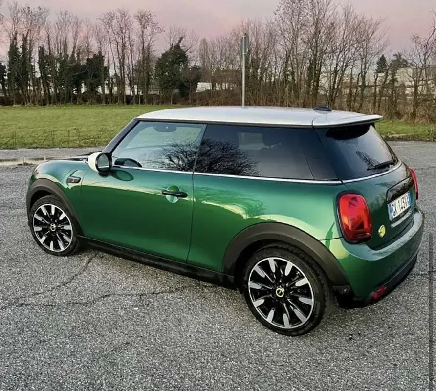 Usata Mini Cooper SE Essential 183 kW (250 CV) 2022 Utilitaria