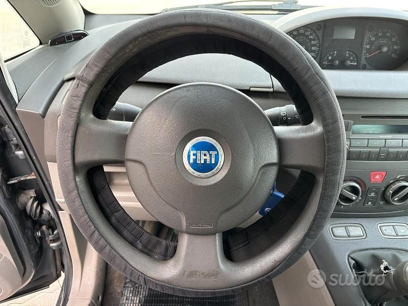 Usata Fiat Idea Active 70 CV (51 kW) 2005 Grigio Monovolume