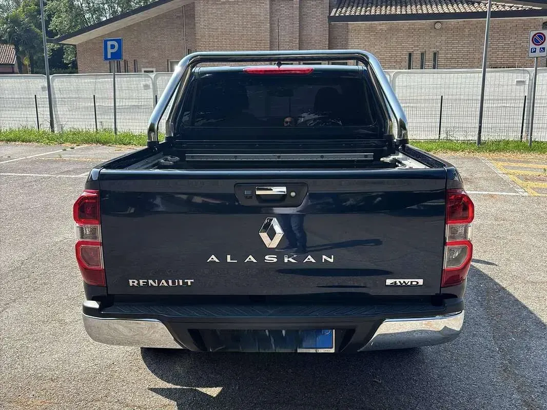 Usata Renault Alaskan 190 CV (139 kW) 2017 Blu/azzurro Pick-up