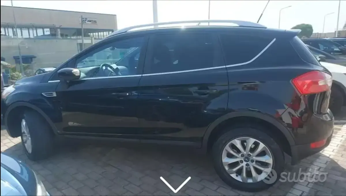Usata Ford Kuga 136 CV (100 kW) 2010 Nero SUV