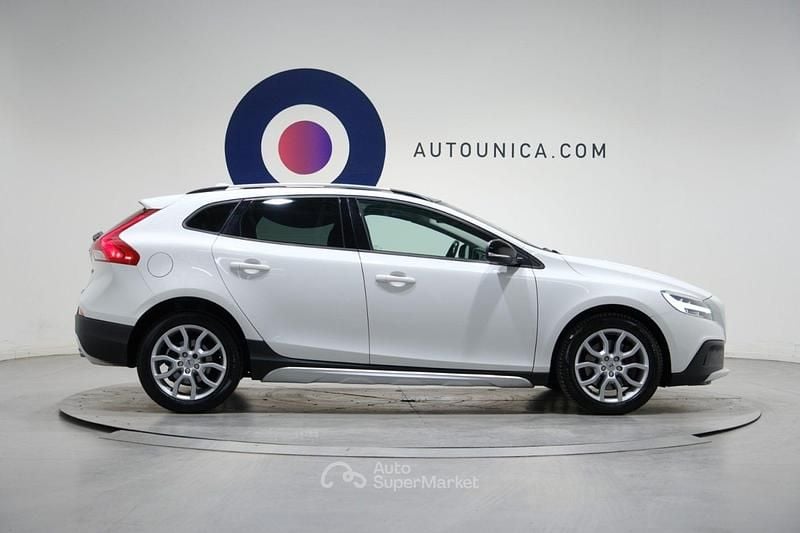 Usata Volvo V40 CC Plus 120 CV (88 kW) 2018 Bianco Station wagon