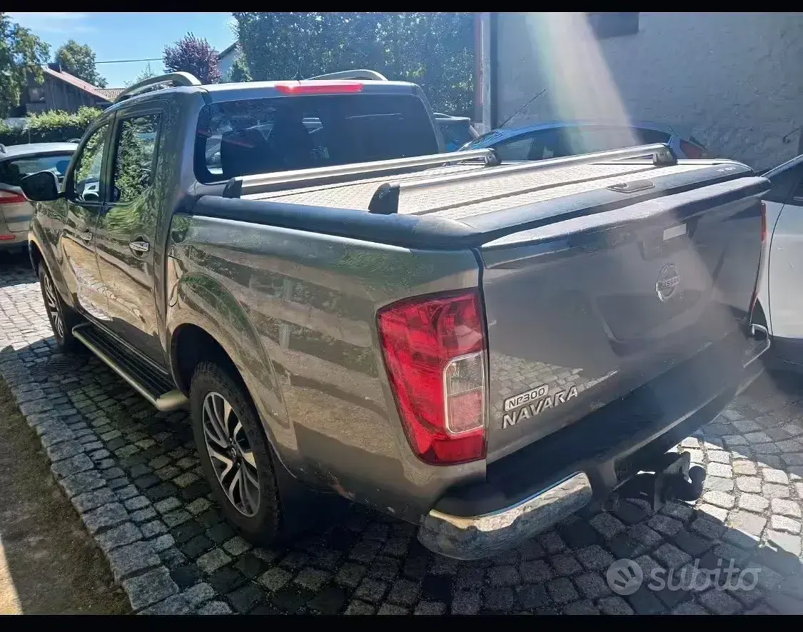 Usata Nissan Navara N-Connecta 190 CV (139 kW) 2016 Grigio Pick-up