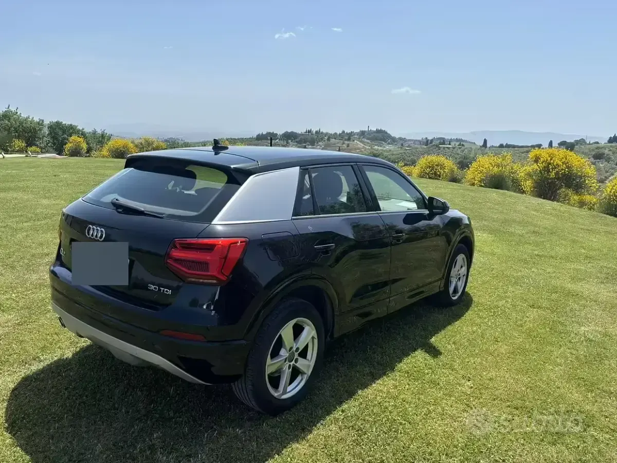 Usata Audi Q2 Admired 116 CV (85 kW) 2018 Nero SUV