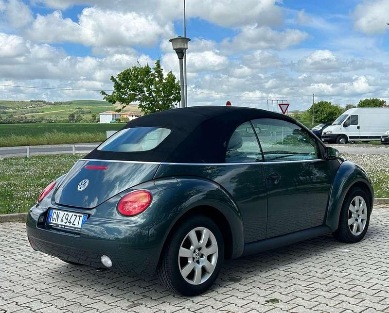 Usata VW New Beetle 101 CV (74 kW) 2005 Grigio Utilitaria