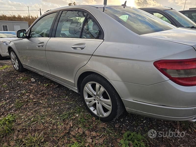 Usata Mercedes C220 Avantgarde 135 CV (99 kW) 2010 Grigio Berlina