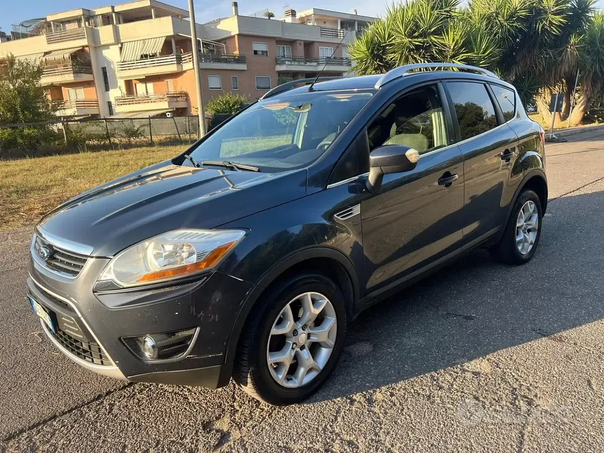 Usata Ford Kuga Titanium 136 CV (100 kW) 2009 Blu SUV