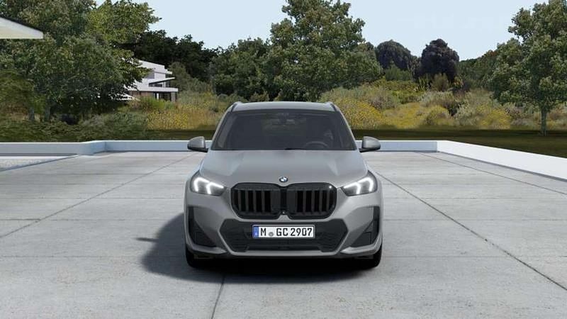 Nuova BMW X1 M Sport 163 CV (119 kW) 2026 Frozen pure grey metallizzato SUV
