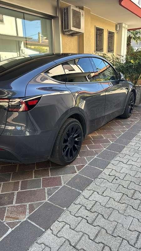Usata Tesla Model Y Long Range AWD 152 kW (208 CV) 2023 Grigio SUV