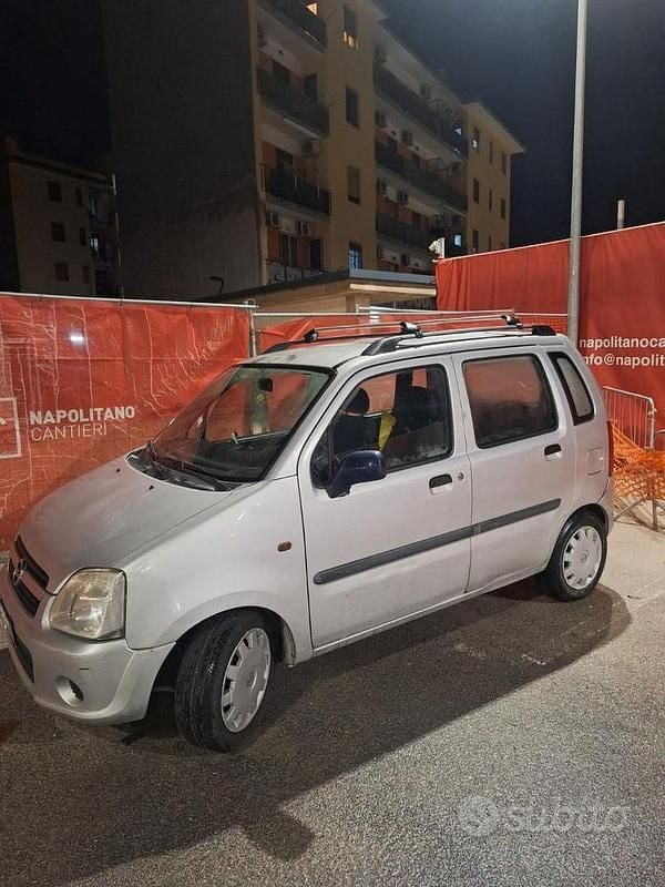 Usata Opel Agila Club 80 CV (58 kW) 2004 Grigio Utilitaria