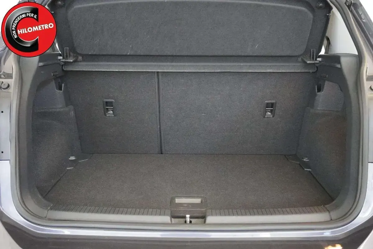 Usata VW T-Cross Style 110 CV (80 kW) 2022 Grigio SUV