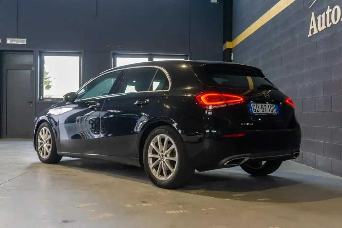 Usata Mercedes A180 Executive 116 CV (85 kW) 2021 Nero Berlina