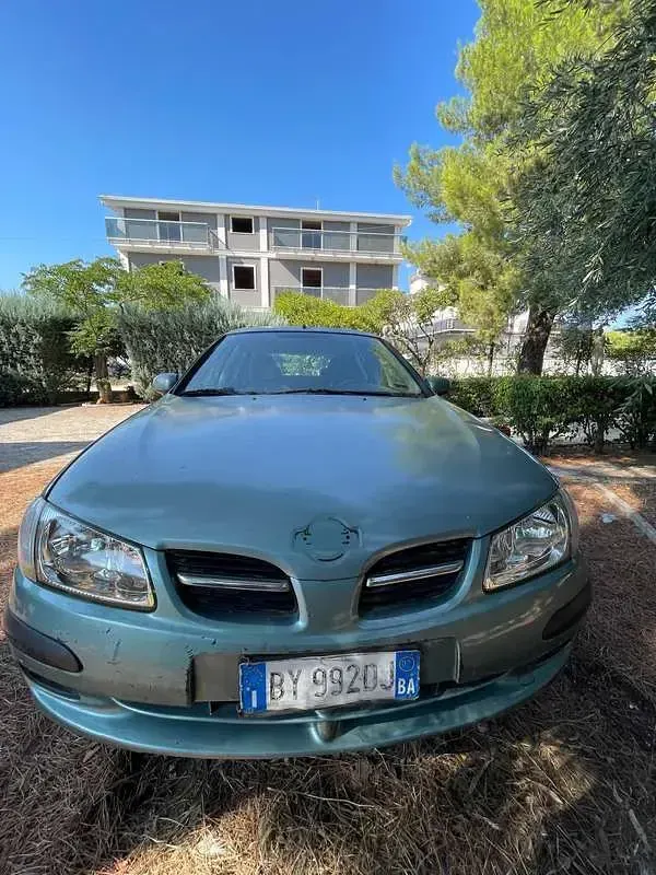 Usata Nissan Almera Comfort 90 CV (66 kW) 2002 Verde Berlina