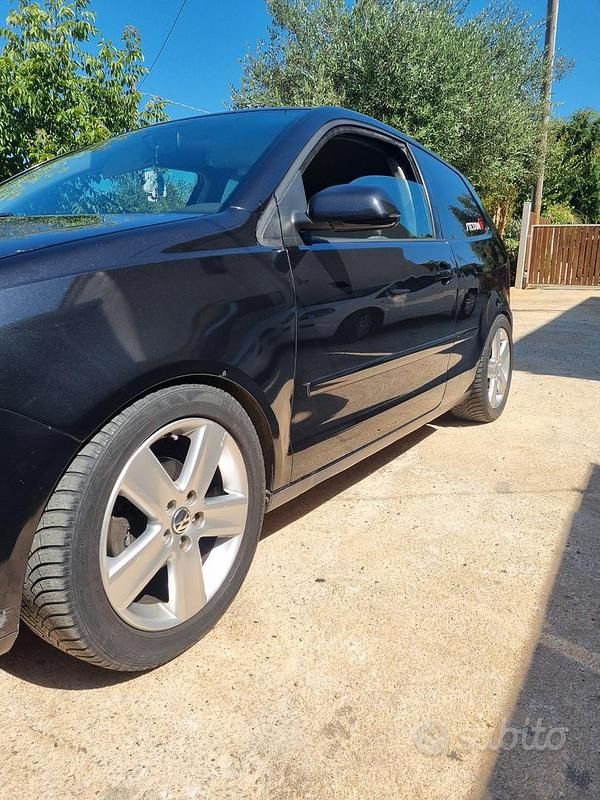 Usata VW Polo Comfortline 75 CV (55 kW) 2005 Nero Monovolume